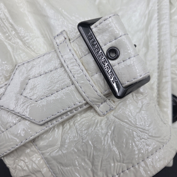 Burberry Women's Cream Double-Breasted Jacket - Picture 4 of 10